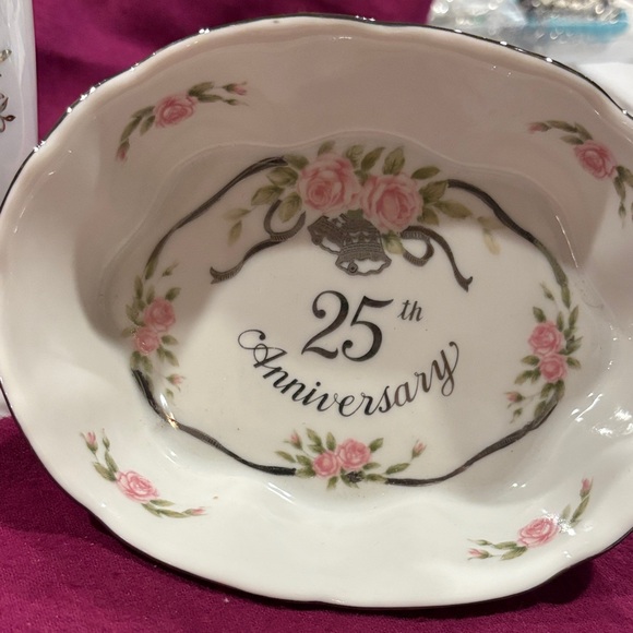 25th Anniversary Vase and Dish Set No Chips nor Cracks - Picture 2 of 5